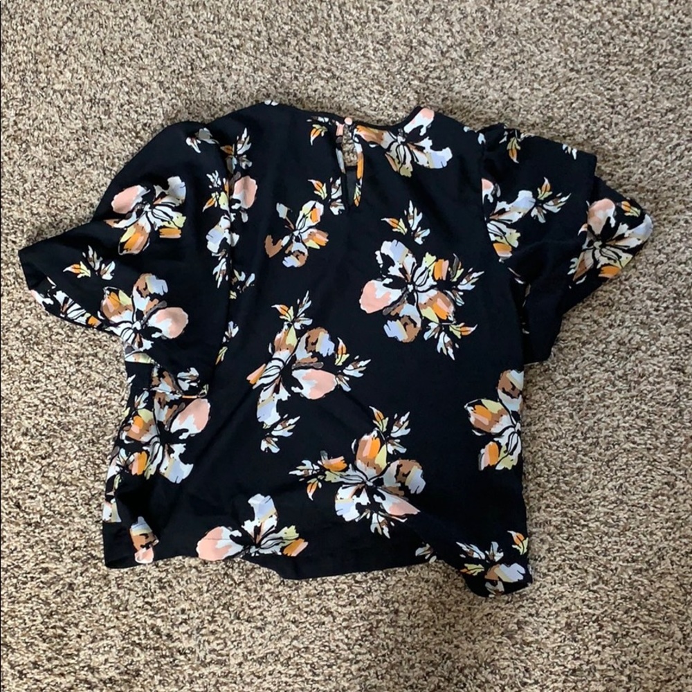 Black floral top - Picture 4 of 4